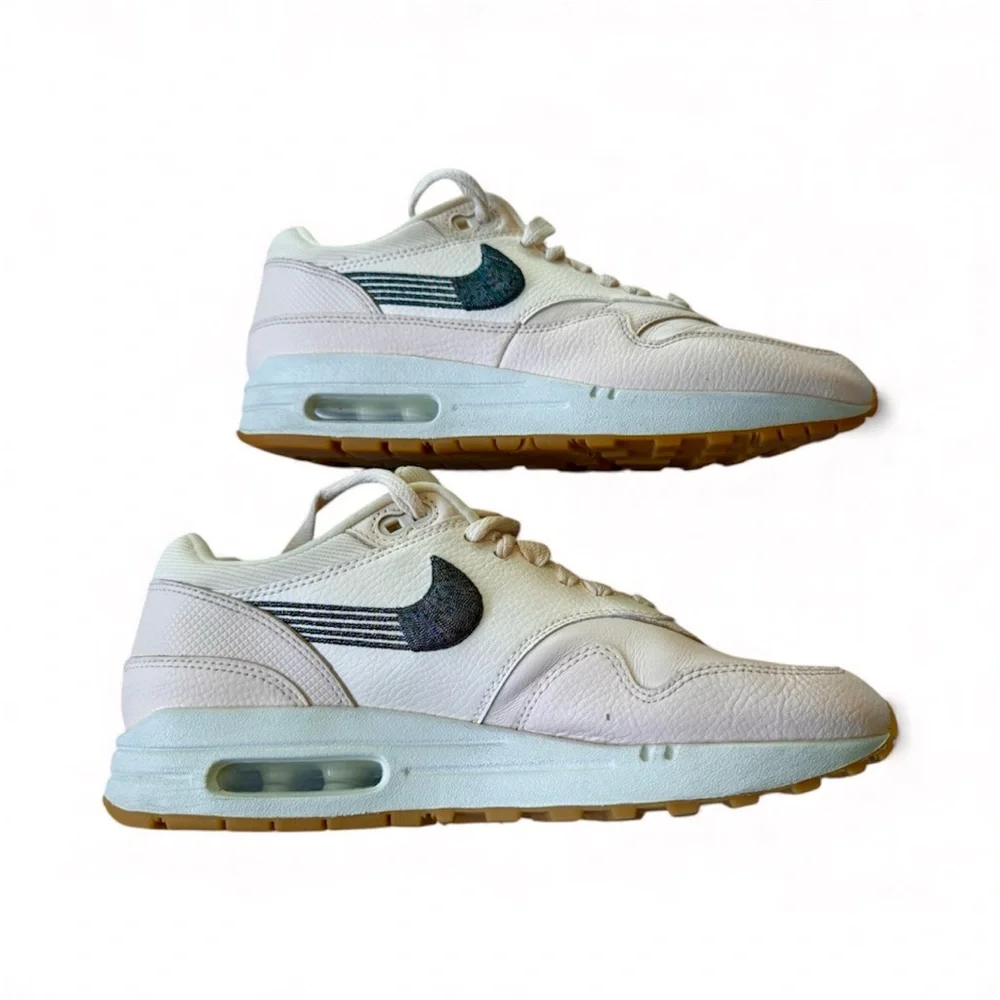 Nike light pink